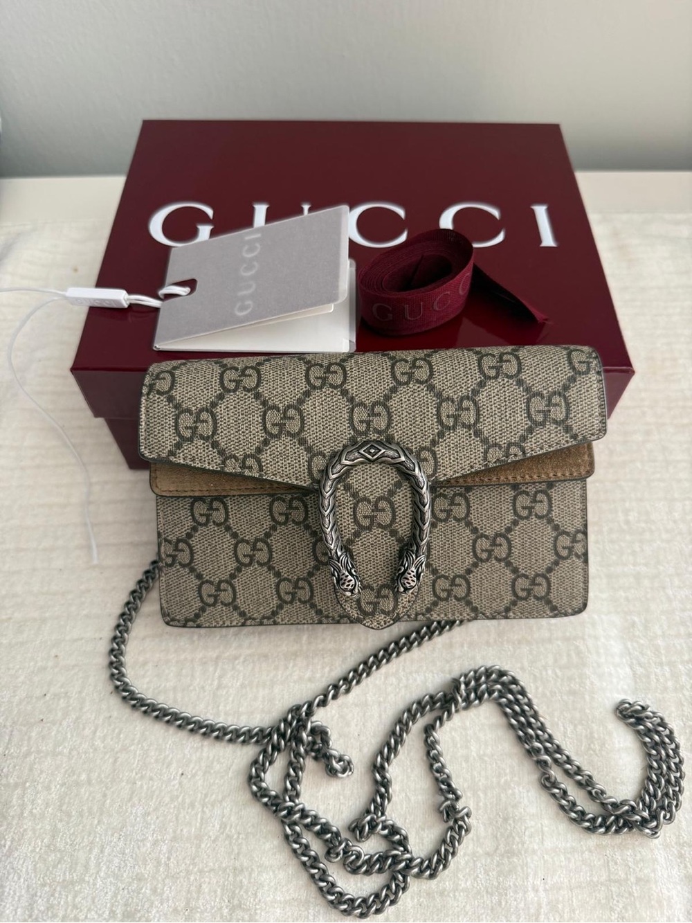 Gucci Dionysus GG Supreme mini Shoulder Bag in Beige/Brown